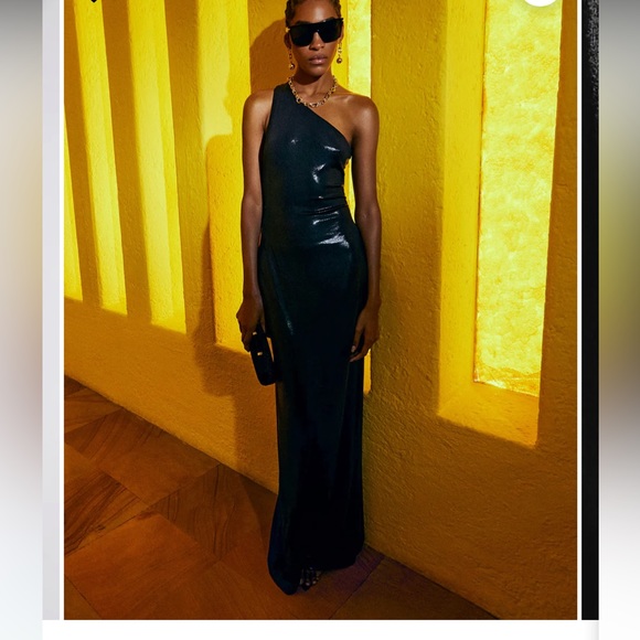 Rami One Shoulder Gown - Picture 4 of 10